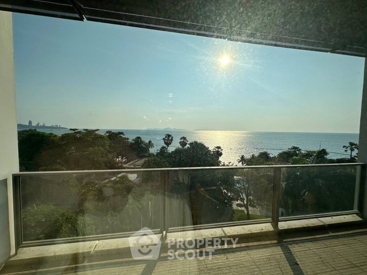 picture 2-BR Condo at Southpoint Pattaya close to Phratamnak (ID 3413270) - 2/32