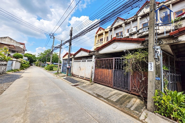 รูป ขายทาวน์เฮาส์ 3 ชั้น 25 ตร.ว. ซอย กรุงเทพ-นนทบุรี 33 ใกล้ MRT วงศ์สว่าง,ทางด่วนประจิมรัถยา - รูปที่ 3/13