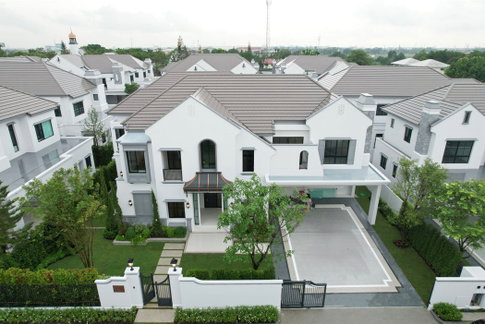 Call : 085-141-3333 / Nantawan Rama 9-New Krungthepkreetha 130 sq.wa 4 Beds 5 Baths parking for 6 cars