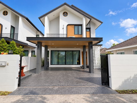 For Rent: Modern 2-Story Detached House with Rice Field Views in Hang Dong, Chiang Mai (ID:648HR)