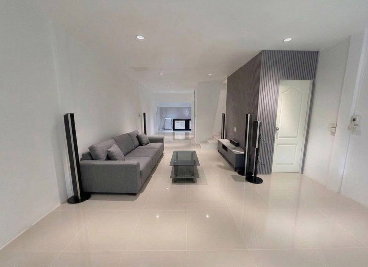 picture 2-Story Townhome for Rent (Soi Wachiratham Sathit 57, Yaek 18) - 3/10