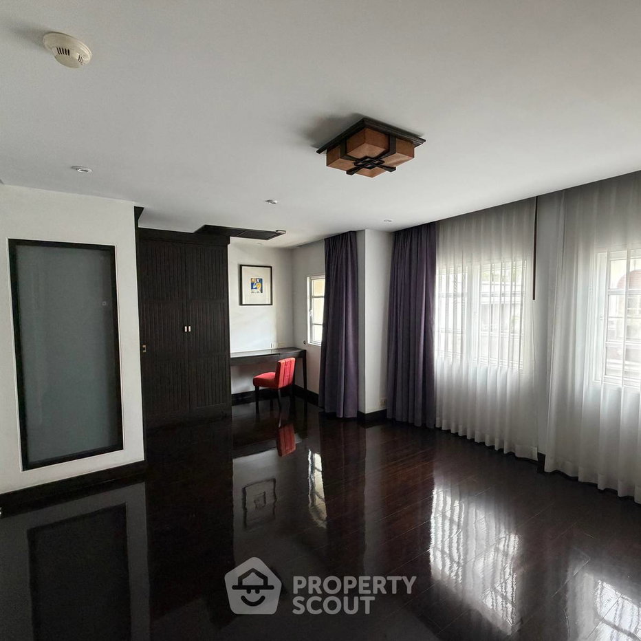 picture 4-BR Townhouse near MRT Khlong Toei (ID 3386080) - 12/38