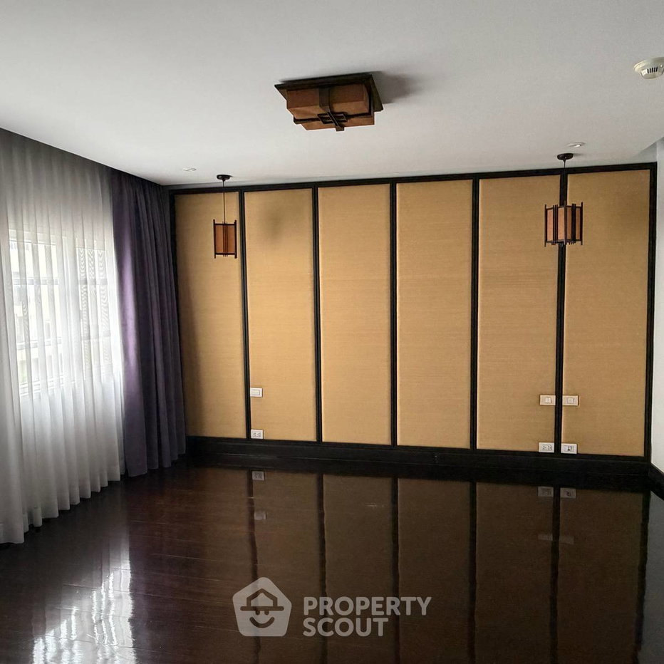 picture 4-BR Townhouse near MRT Khlong Toei (ID 3386080) - 15/38