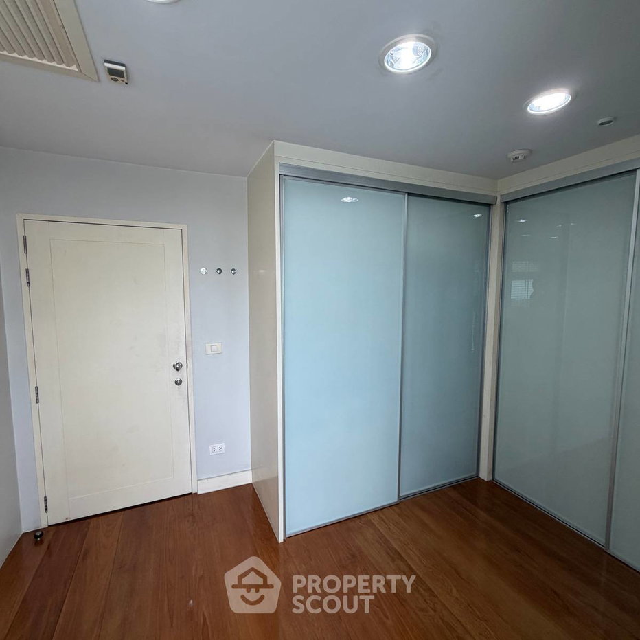 picture 4-BR Townhouse near MRT Khlong Toei (ID 3386080) - 21/38