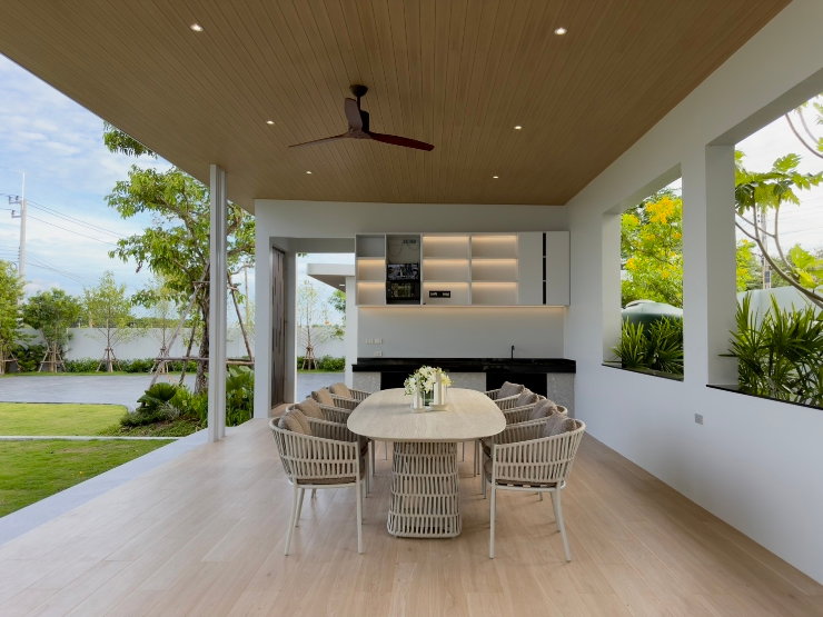 picture Luxury Pool Villa for sale , Mabprachan Pattaya  - 14/20