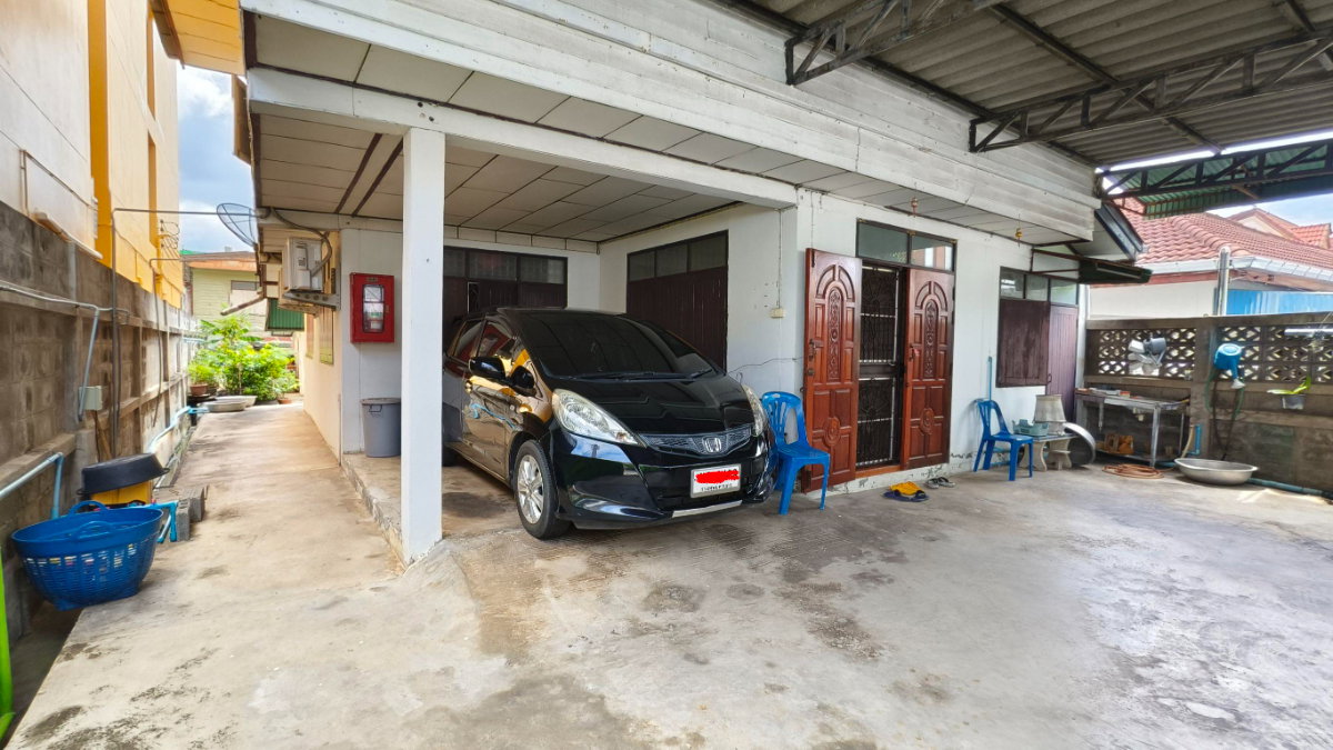 รูป บ้านเดี่ยว พร้อมหอพัก 8 ห้อง ที่ดิน 100 ตารางวา - รูปที่ 31/32
