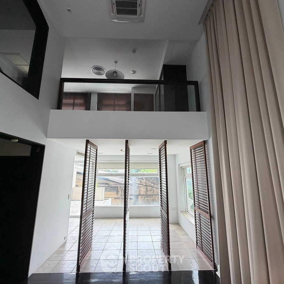 picture 4-BR Townhouse near MRT Khlong Toei (ID 3386080) - 30/38