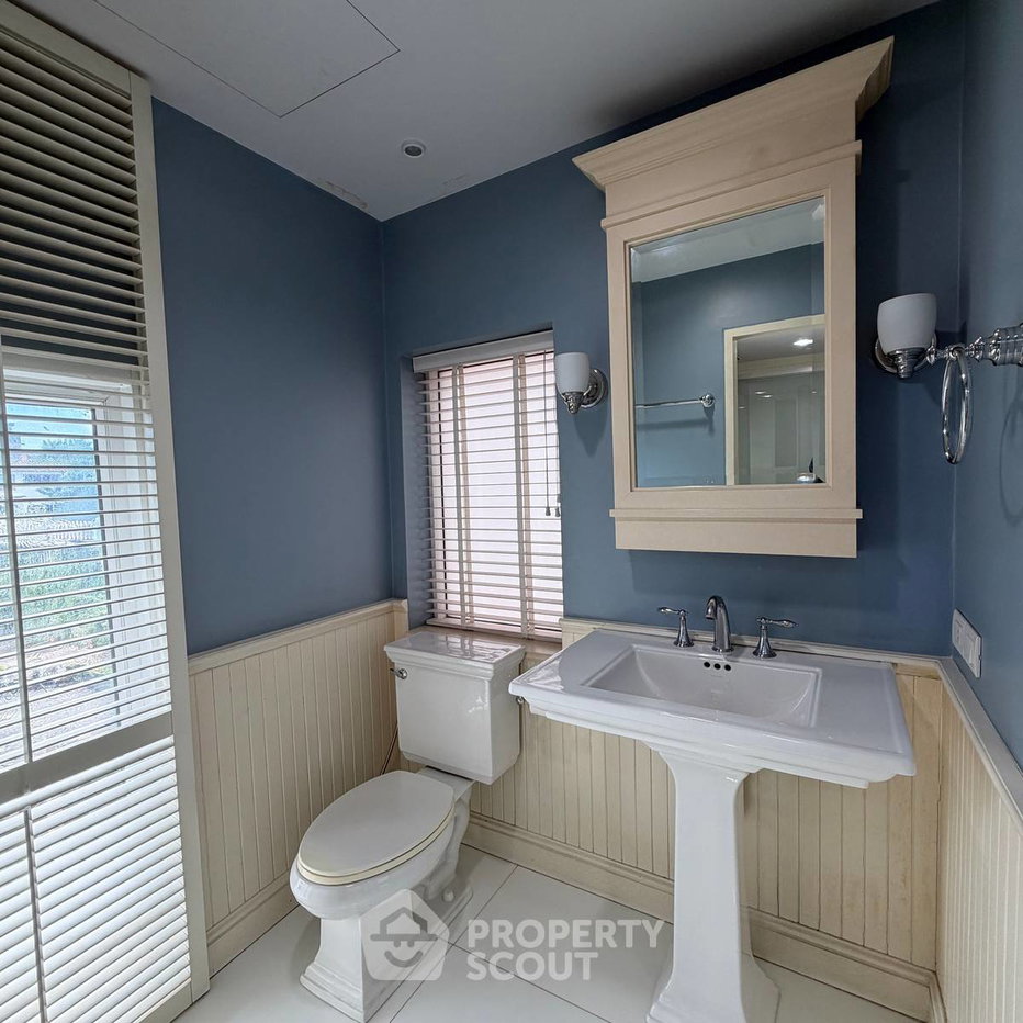 picture 4-BR Townhouse near MRT Khlong Toei (ID 3386080) - 22/38