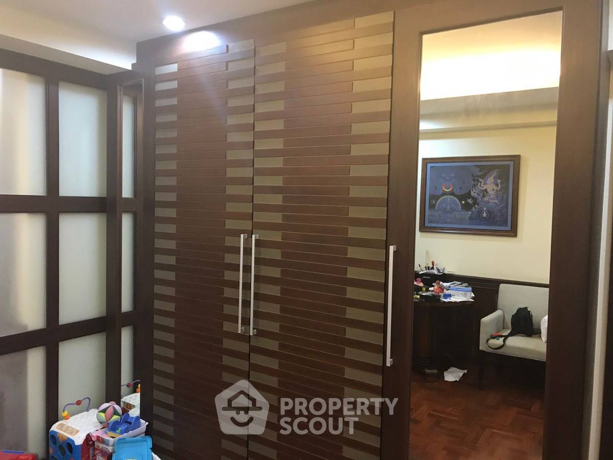 รูป คอนโด 4-ห้องนอน ที่ แกรนด์ วิลล์ เฮ้าส์ 1(สุขุมวิท24) คอนโดมิเนียม ใกล้ BTS พร้อมพงษ์ (ID 3365618) - รูปที่ 5/16