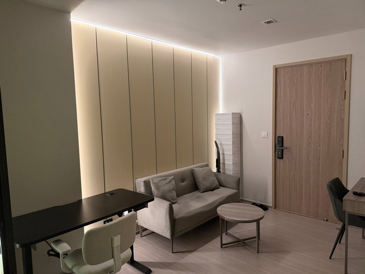 picture Life Sathorn Sierra for Rent | 1 Bedroom, 32 sqm, 11th Floor, Pool View - 1/11