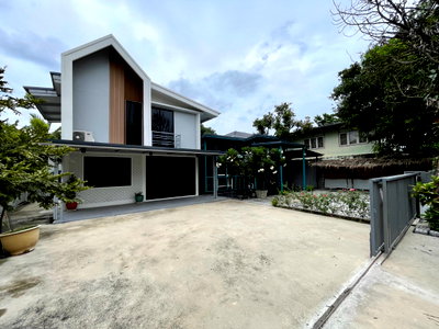 บ้านเดี่ยว เขตหลักสี่ : ขายบ้านเดี่ยว 2 หลังในพื้นที่เดียวกัน ประชาชื่น 12 | ที่ดิน 83 ตร.ว. | รีโนเวทใหม่ | เหมาะอยู่อาศัย + ทำธุรกิจ / คาเฟ่ / ร้านอาหาร