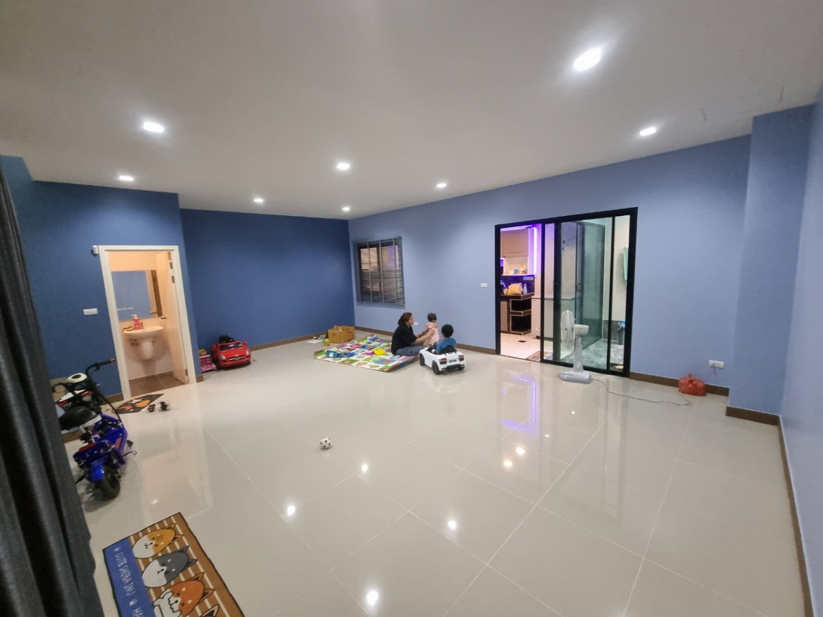 รูป 🏠 ทาวน์โฮม 3 ชั้น หน้ากว้าง 7.5 เมตร พื้นที่ใช้สอย 222 ตรม. - รูปที่ 11/12