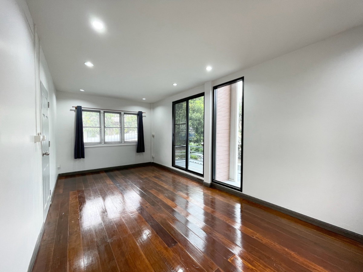 รูป ขายบ้านเดี่ยว 2 หลังในพื้นที่เดียวกัน ประชาชื่น 12 | ที่ดิน 83 ตร.ว. | รีโนเวทใหม่ | เหมาะอยู่อาศัย + ทำธุรกิจ / คาเฟ่ / ร้านอาหาร - รูปที่ 18/29