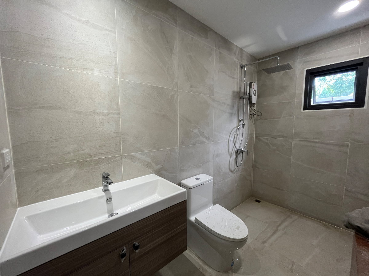 รูป ขายบ้านเดี่ยวหรูพร้อมผู้เช่า ปรีดี 42 | Minimal Modern 4 ห้องนอน พื้นที่ใช้สอย 401 ตร.ม. - รูปที่ 27/33