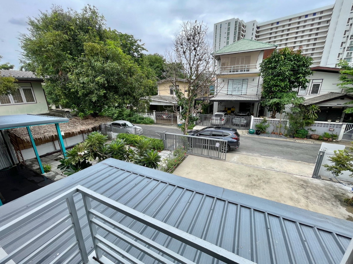 รูป ขายบ้านเดี่ยว 2 หลังในพื้นที่เดียวกัน ประชาชื่น 12 | ที่ดิน 83 ตร.ว. | รีโนเวทใหม่ | เหมาะอยู่อาศัย + ทำธุรกิจ / คาเฟ่ / ร้านอาหาร - รูปที่ 20/29