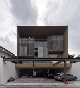 ขาย Residential Home Office รัชดา 32 (RCD32) บ้านเลขที่ 32/154 | โฮมออฟฟิศหรู 4 ชั้น พร้อมลิฟต์และที่จอดรถ 8 คัน
