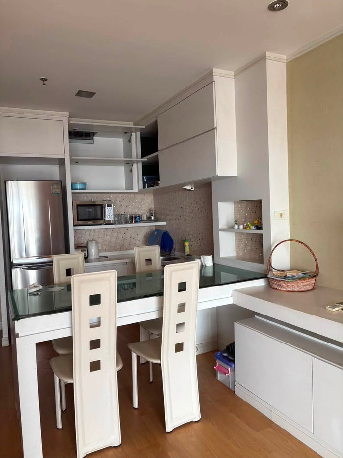 picture ST815/For Sale: St. Louis Grand Terrace – High-Floor (23rd Fl. - 3/4