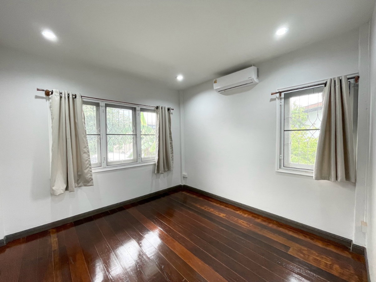 รูป ขายบ้านเดี่ยว 2 หลังในพื้นที่เดียวกัน ประชาชื่น 12 | ที่ดิน 83 ตร.ว. | รีโนเวทใหม่ | เหมาะอยู่อาศัย + ทำธุรกิจ / คาเฟ่ / ร้านอาหาร - รูปที่ 19/29