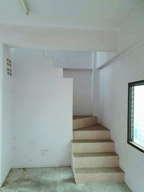 picture Behind EGAT headquarters. MRT BangPhlu 3km. 4-story commercial building for rent corner unit 3beds - 6/8