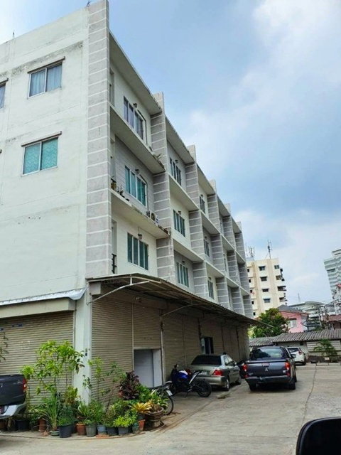 picture Behind EGAT headquarters. MRT BangPhlu 3km. 4-story commercial building for rent corner unit 3beds - 8/8