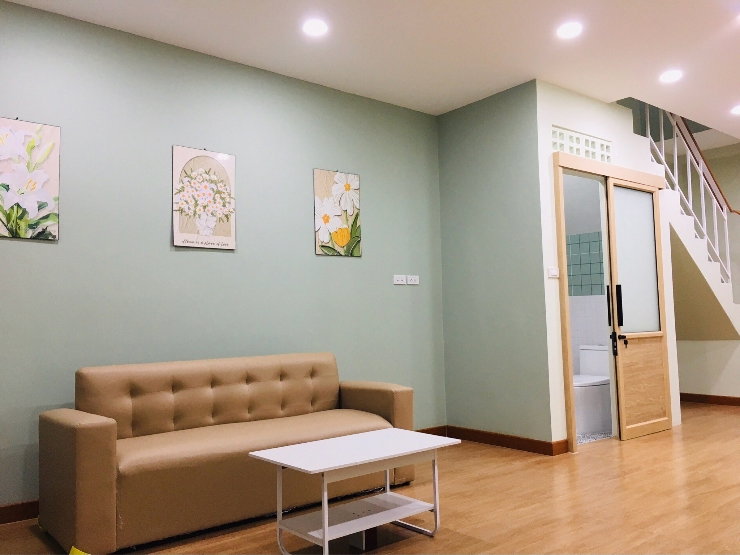 รูป ให้เช่าทาวน์โฮมสร้างใหม่พร้อมอยู่ 2 ห้องนอนแอร์ ทำเลดี ใกล้ตลาดโนนทัน ในตัวเมืองขอนแก่น - รูปที่ 2/29