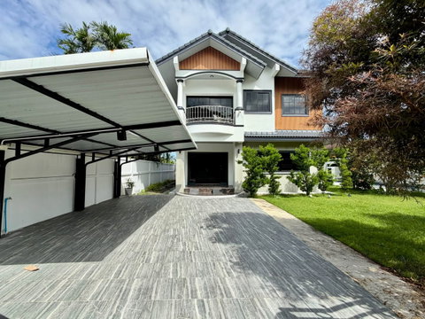 🏡 5-Bedroom Pool Villa for Rent in Chalong, Near BCIS