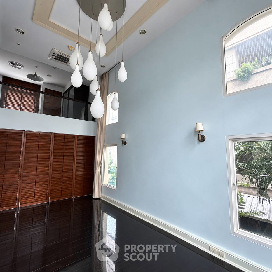 picture 4-BR Townhouse near MRT Khlong Toei (ID 3386080) - 28/38