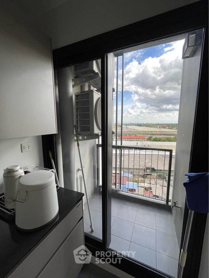 picture Studio Condo at The Politan Rive near MRT Phra Nang Klao Bridge (ID 3411920) - 10/18