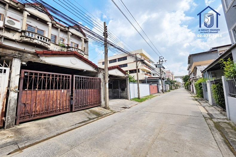 รูป ขายทาวน์เฮาส์ 3 ชั้น 25 ตร.ว. ซอย กรุงเทพ-นนทบุรี 33 ใกล้ MRT วงศ์สว่าง,ทางด่วนประจิมรัถยา - รูปที่ 2/13