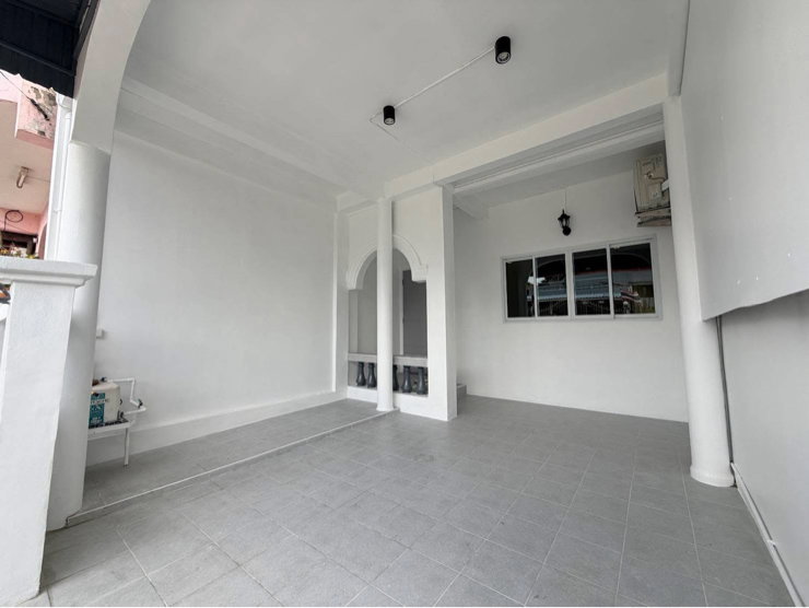 picture 2-Story Townhome for Rent (Soi Wachiratham Sathit 57, Yaek 18) - 2/10