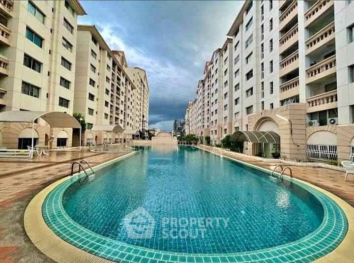 picture 2-BR Condo at Century Park Condominium near MRT Lat Phrao (ID 3410351) - 1/11