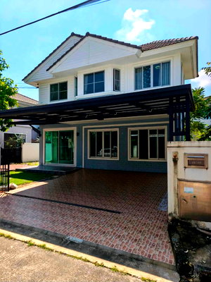 Houses for rent Pathumthani : Detached house for rent at Pruklada 2, Rangsit-Khlong 4. 58 sq. wah, 3 bedrooms, 2 bathrooms, 2 parking spaces. Rent: 16,000 THB/month.