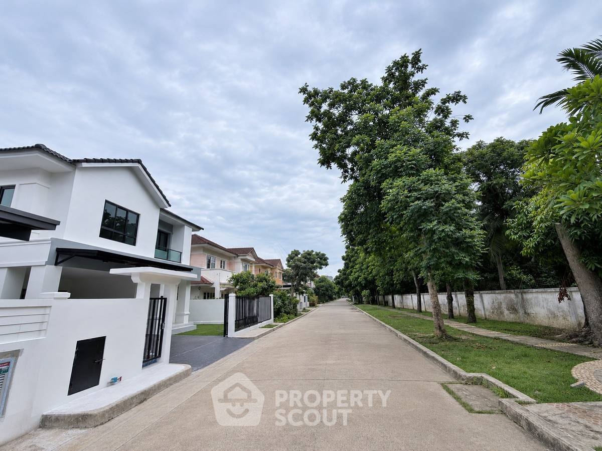 picture 3-BR House at Perfect Place Rattanathibet near MRT Sai Ma (ID 3413176) - 6/24