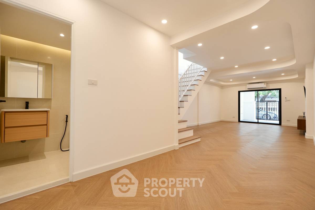 รูป ทาวน์เฮ้าส์ 2 ห้องนอน ขาย Sosu Nakhon Village 2 ทำเลหลักสี่ (ID 3412921) - รูปที่ 12/13