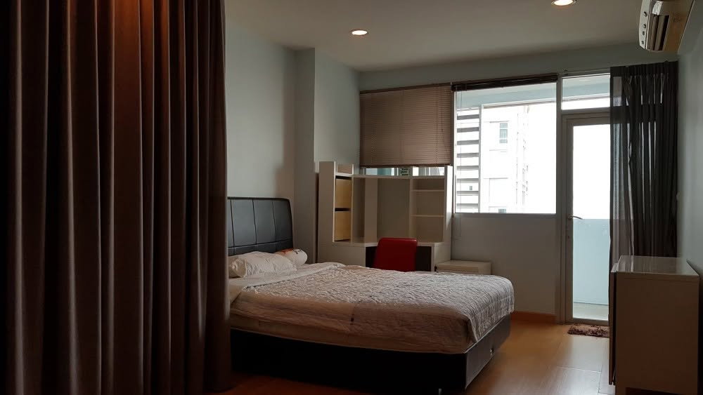 ST812/For Rent: St. Louis Grand Terrace – High-Floor (16th Fl.)
