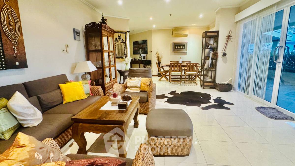 picture 147 Sqm 3-BR Condo For Sale At Nordic Park Hill, Phratamnak (ID 3411357) - 1/15
