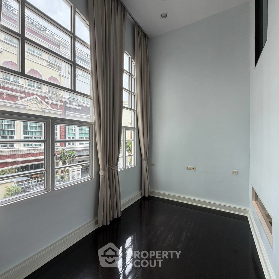 picture 4-BR Townhouse near MRT Khlong Toei (ID 3386080) - 29/38