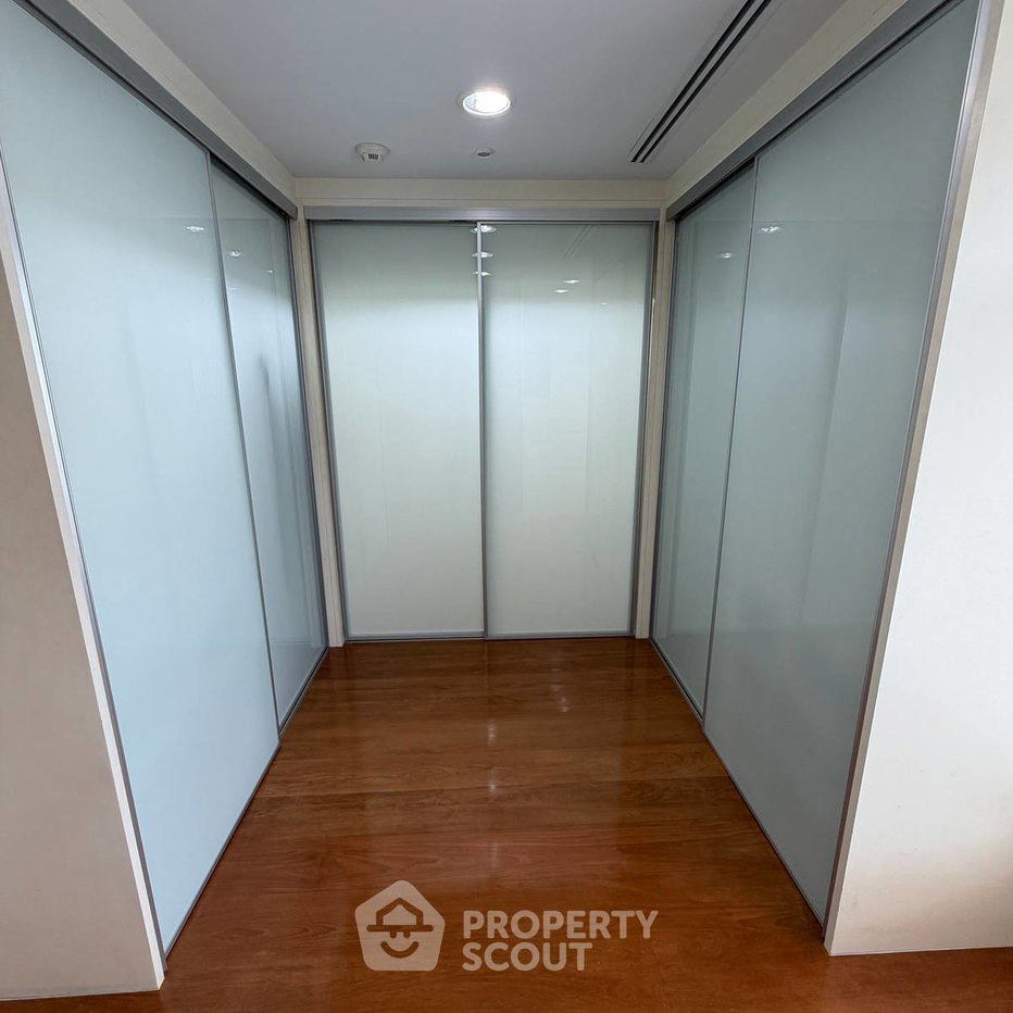 picture 4-BR Townhouse near MRT Khlong Toei (ID 3386080) - 17/38
