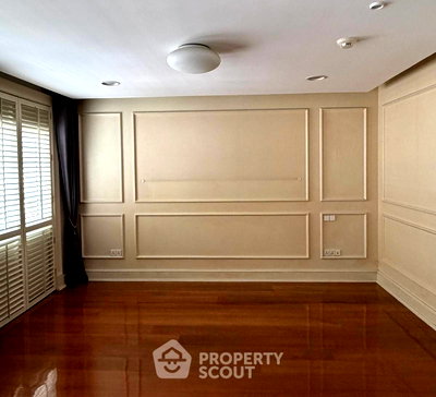 Townhouses for sale Bangkok : 4-BR Townhouse near MRT Khlong Toei (ID 3386080)