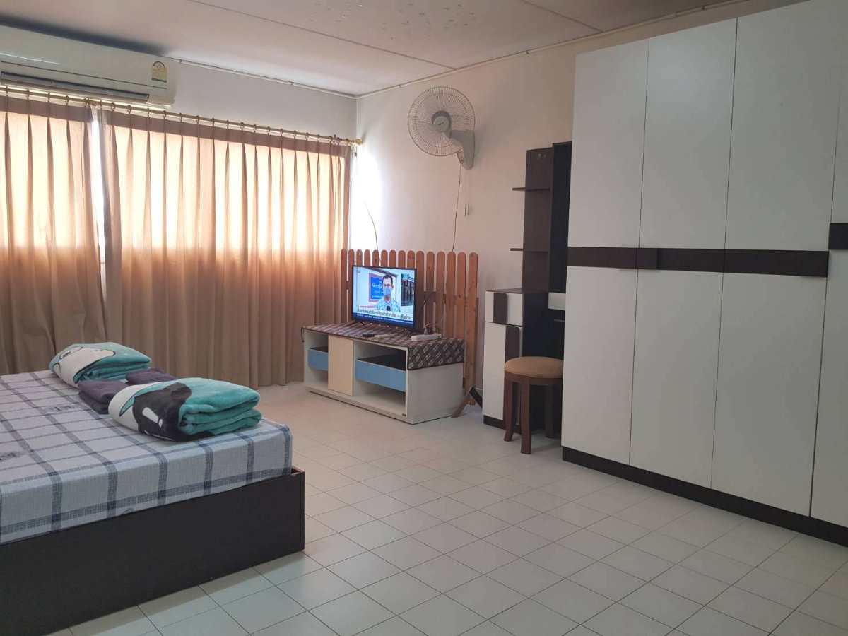 รูป ห้องพักเมืองทองธานี C3 ชั้น 16 ด้านนอก โทร. 081-6233145 Line id:0816233145 - รูปที่ 3/6