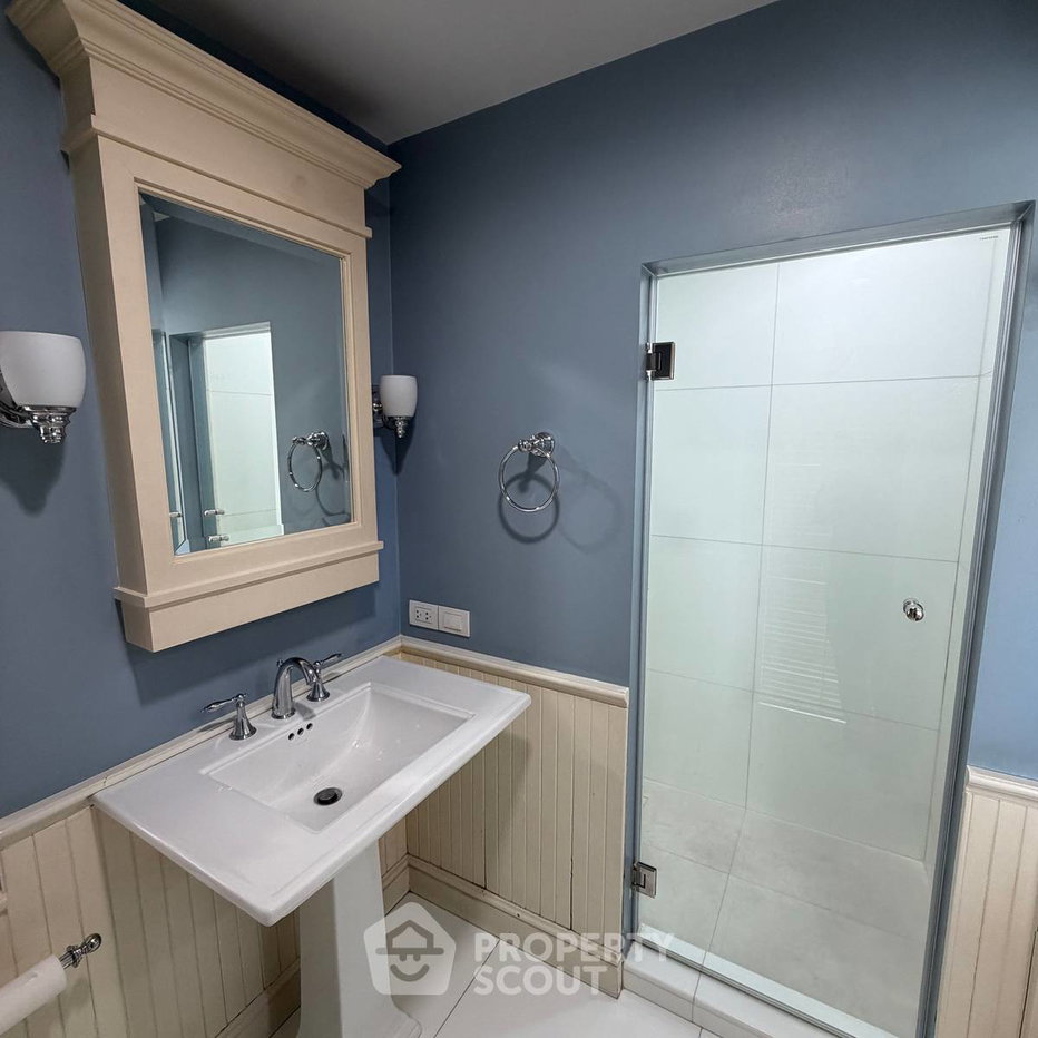 picture 4-BR Townhouse near MRT Khlong Toei (ID 3386080) - 23/38