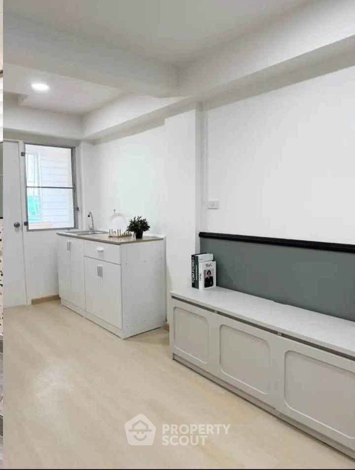 picture 2-BR Condo at Century Park Condominium near MRT Lat Phrao (ID 3410351) - 9/11