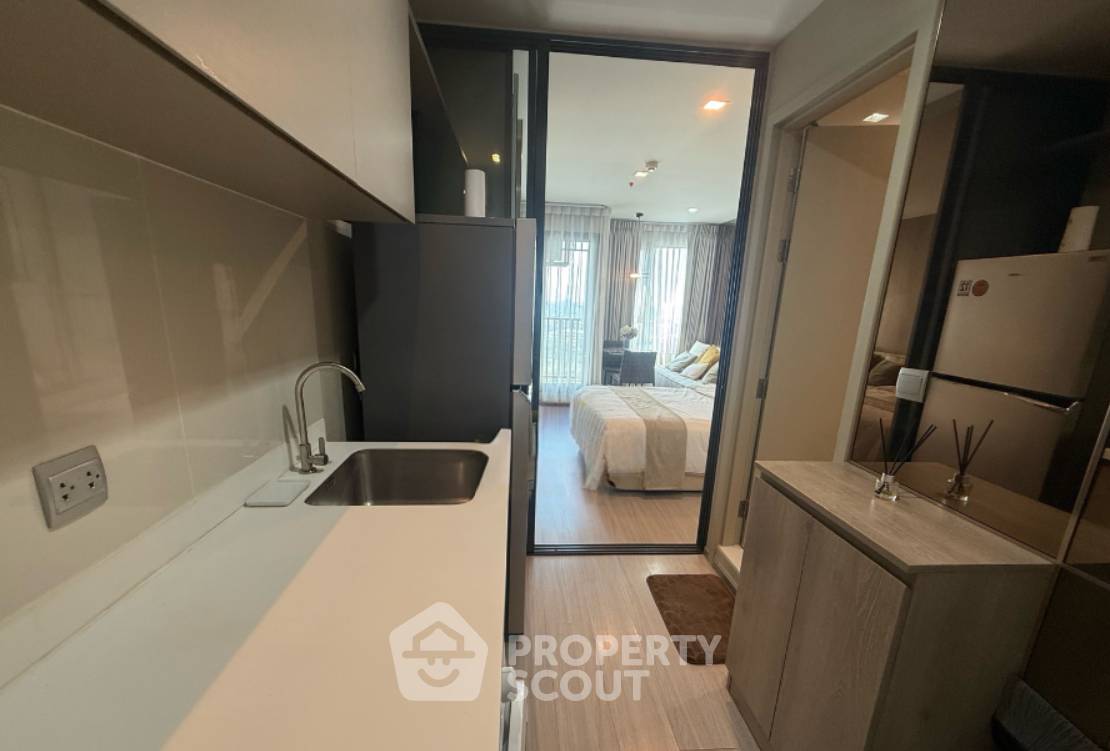 picture Studio Condo at Life Ladprao near BTS Ha Yaek Lat Phrao (ID 3411200) - 3/3