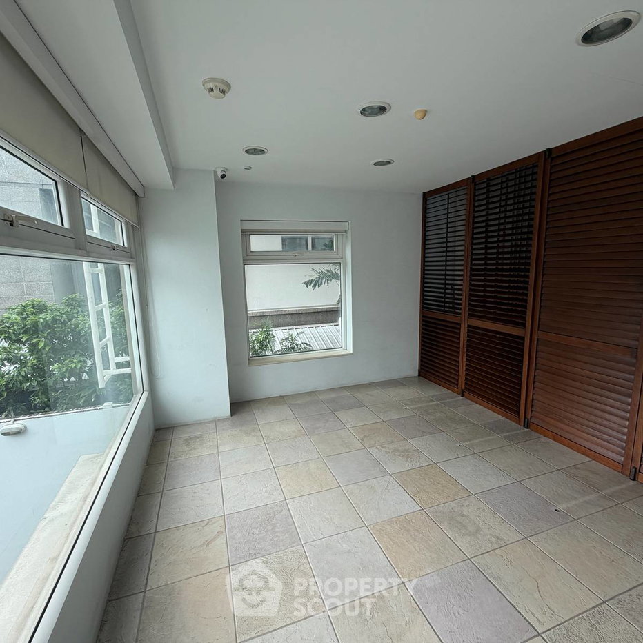 picture 4-BR Townhouse near MRT Khlong Toei (ID 3386080) - 32/38