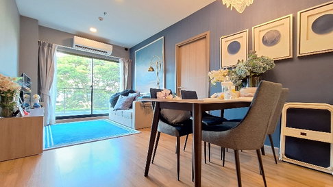 For Sale 🌲 The Astra Sky River Condo, 73.11 sq.m. (2-bedroom plus unit), featuring 2 bedrooms and 2 bathrooms (with a bathtub). 🏷️ 7.9 million THB.
