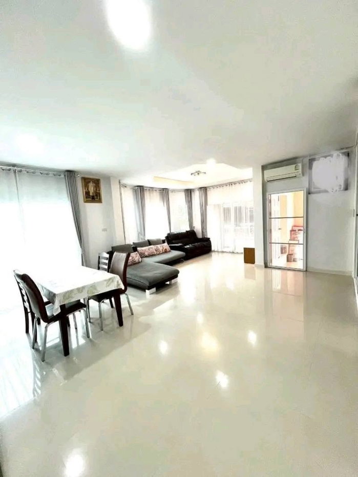รูป ขายบ้านเดี่ยวหลังใหญ่ แปลงหัวมุม ม.มณีรินทร์บางแสน ชลบุรี - รูปที่ 9/16