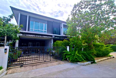 บ้านเดี่ยว โรงเรียนนวมินทราชินูทิศ เบญจมราชาลัย : ขายบ้านพร้อมอยู่ THE CENTRO วัชรพล  ขนาด 68.2 ตร.วา พื้นที่ใช้สอย 225 ตร.ม แบบ 4ห้องนอน 4ห้องน้ำ
