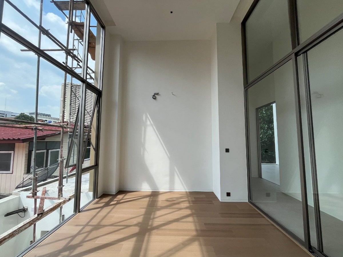 รูป ขาย Residential Home Office รัชดา 32 (RCD32) บ้านเลขที่ 32/154 | โฮมออฟฟิศหรู 4 ชั้น พร้อมลิฟต์และที่จอดรถ 8 คัน - รูปที่ 27/28