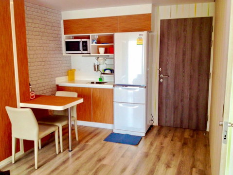 MuangThongAnimal Hospital. This 34.27 sq.m. Double Lake Condominium Muang Thong Thani featuring 1 be