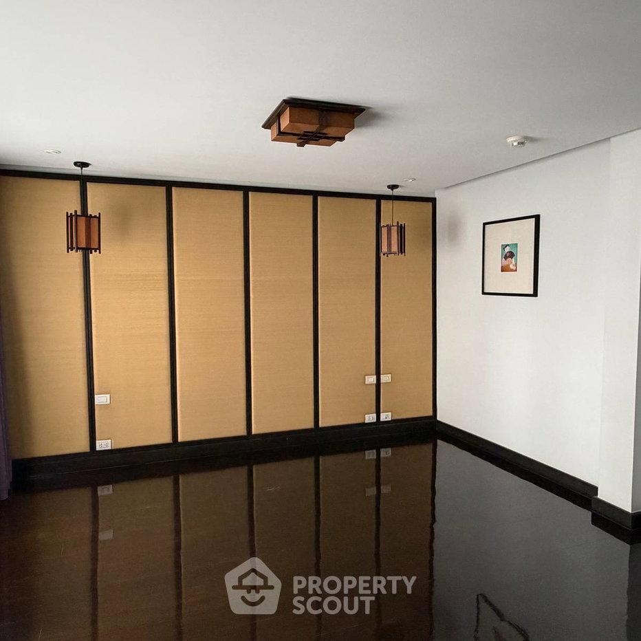 picture 4-BR Townhouse near MRT Khlong Toei (ID 3386080) - 14/38